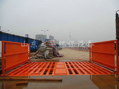 點(diǎn)擊查看詳細(xì)信息<br>標(biāo)題：中鐵城建集團(tuán)第十項(xiàng)目部太原項(xiàng)目工地洗輪機(jī) 閱讀次數(shù)：2589